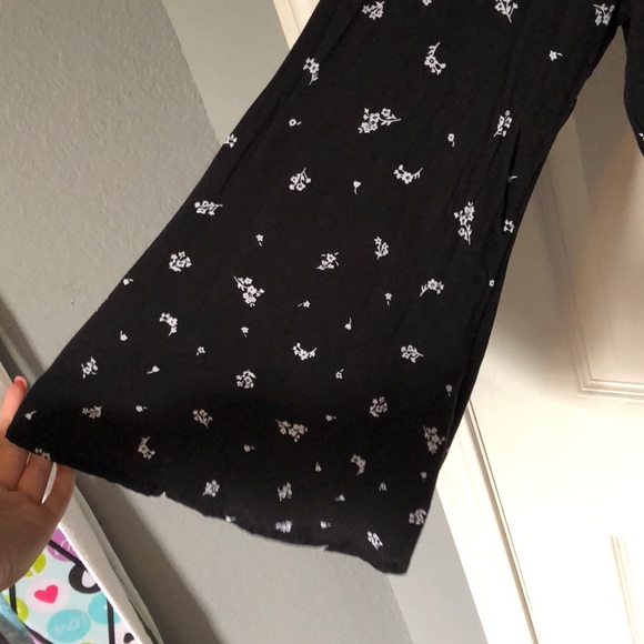 Black long sleeved crop top - Picture 2 of 4